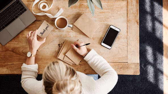 Discover thoughtful tips for writing funeral thank-you notes, including etiquette for printed and digital messages, sample wording, timelines, and heartfelt ways to express gratitude.