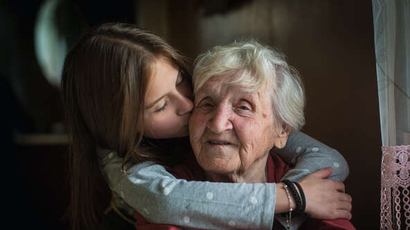 Finding the right words, gifts, or gestures to express sympathy to someone who has lost a loved one can be challenging. Our suggested gifts can offer warmth and thoughtfulness to those amid loss.