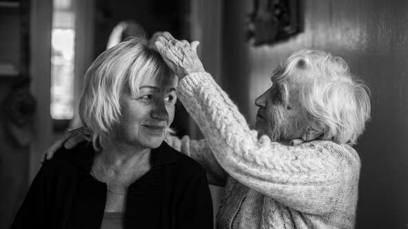 Funerals are solemn occasions that require proper etiquette and behaviors that honor the events significance. Here are 12 essential tips to help you be a thoughtful friend and attendee.