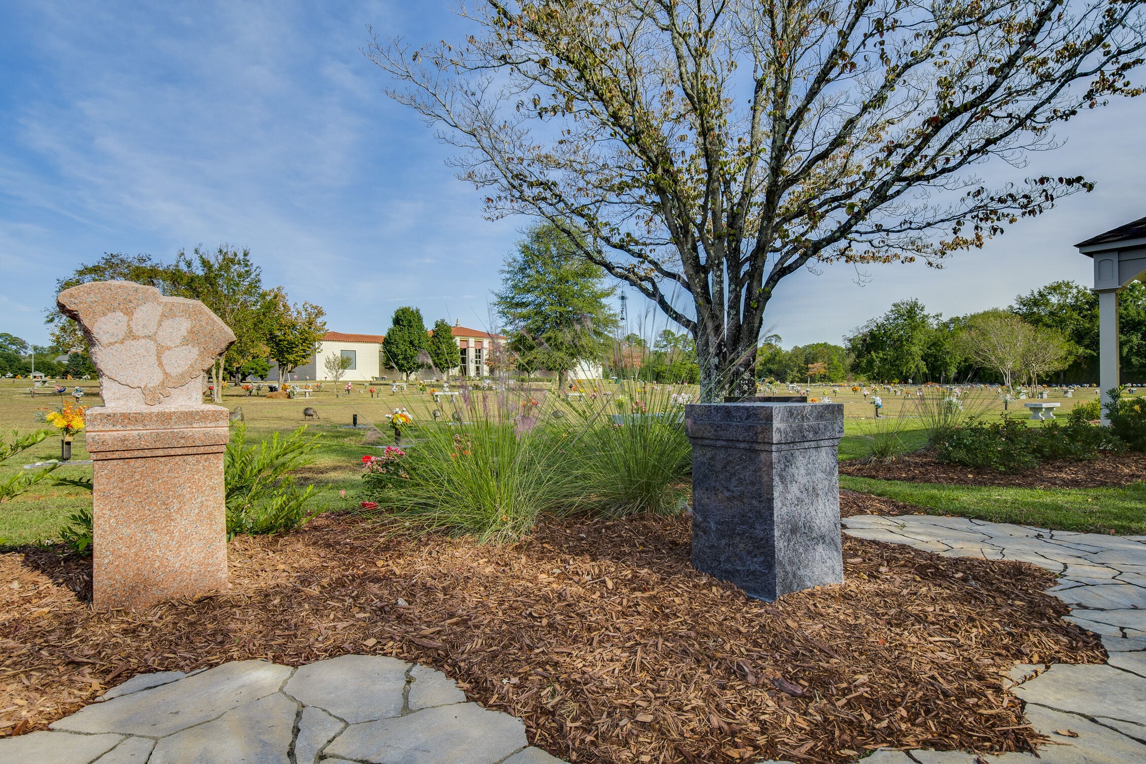 Greenlawn Memorial Park, gardens