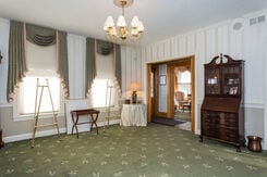 Beers and Story Palmer interior