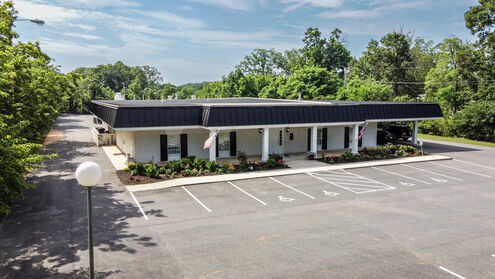 Diuguid Funeral Services, exterior