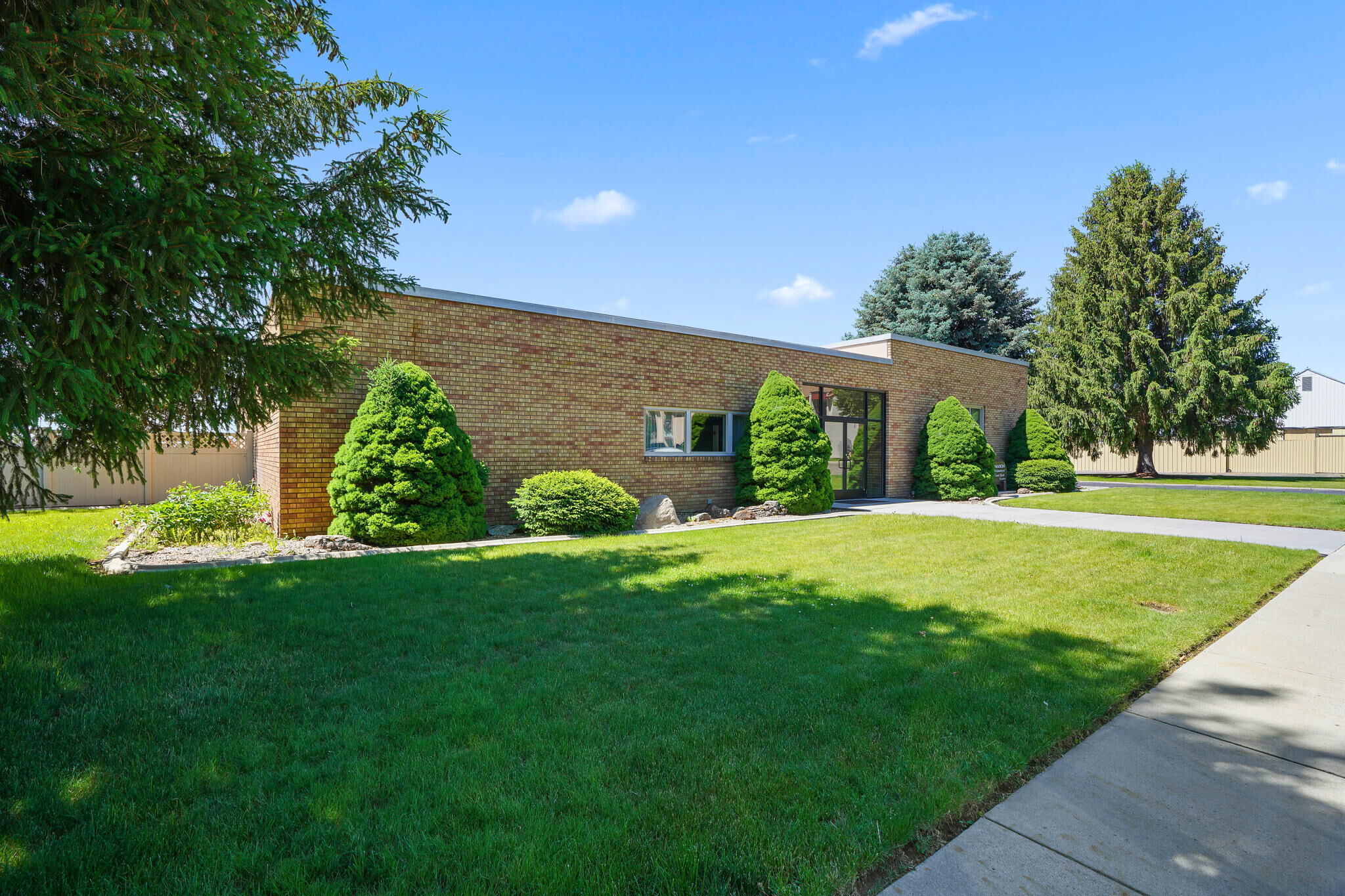 Thomason Funeral Home exterior