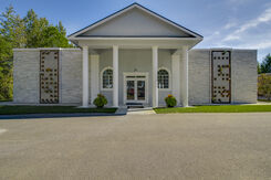Woodridge Memorial Park, mausoleum