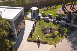 Woodridge Memorial Park, gardens