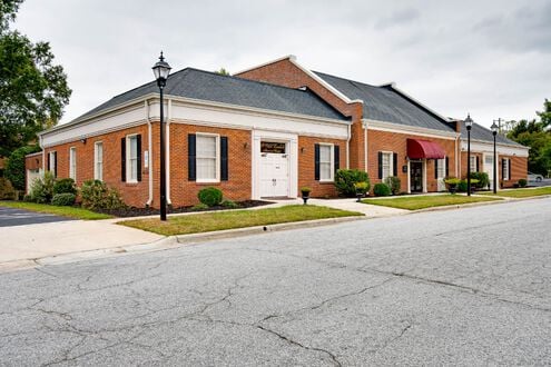 Pierce-Jefferson Lambeth Chapel, exterior