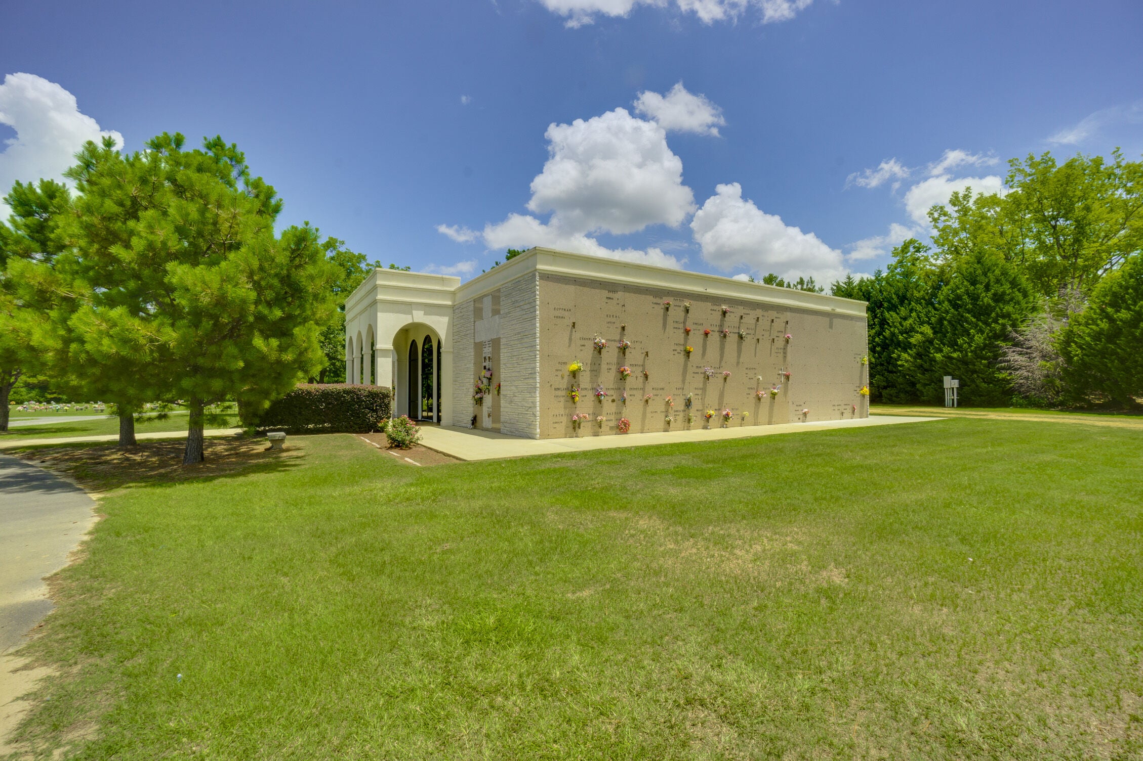 Glen Haven Memorial Gardens, mausoleum