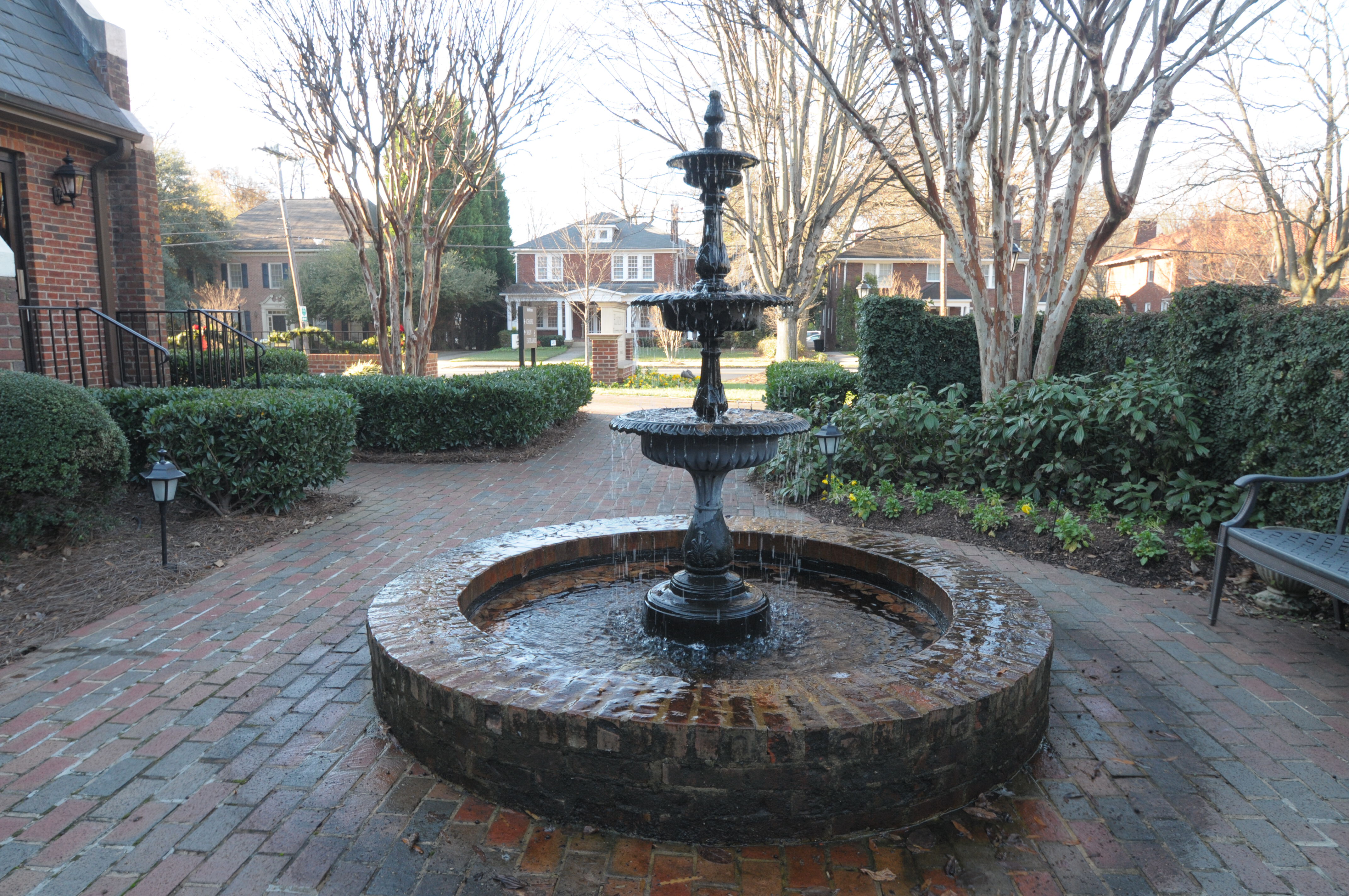 Hankins & Whittington Funeral Home, exterior