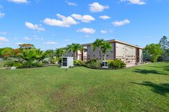 Charlotte Memorial Cemetery, mausoleum