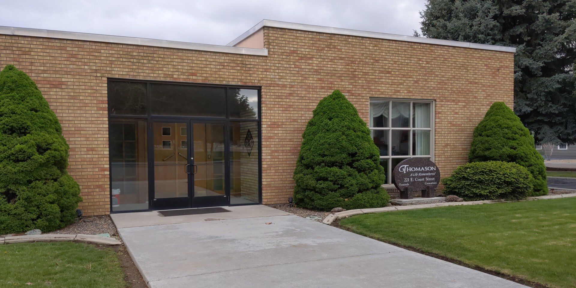 Thomason Funeral Home exterior