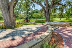 Highland Memorial Park Grounds