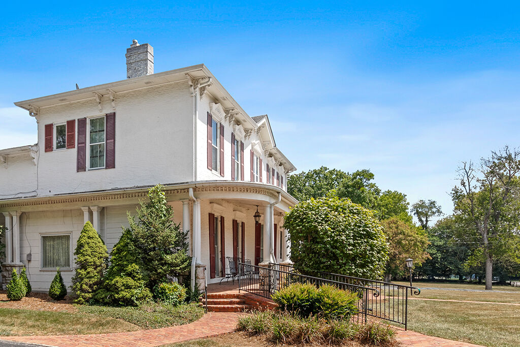 Clark Legacy Center - Versailles