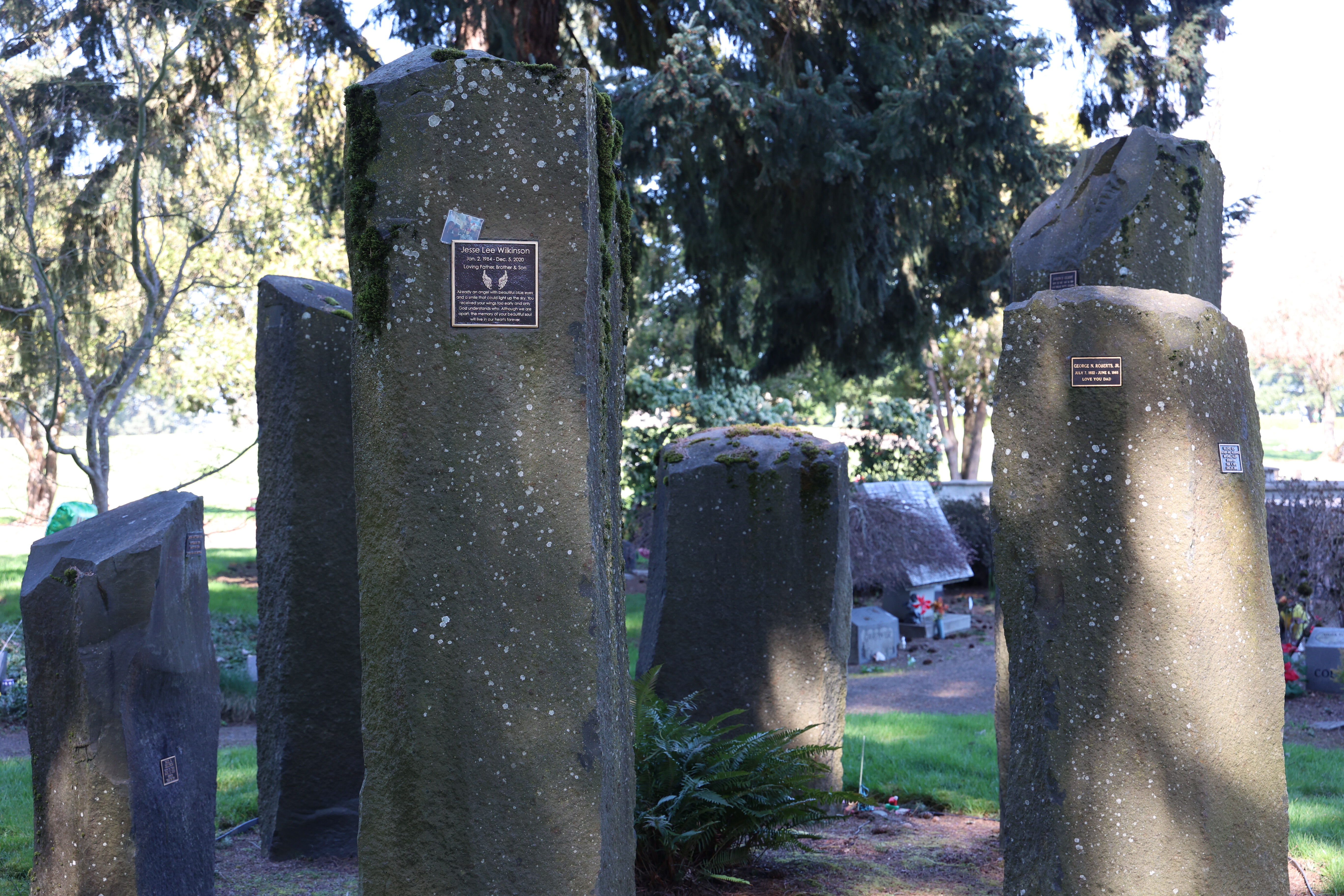 West Lawn Memorial Park, gardens