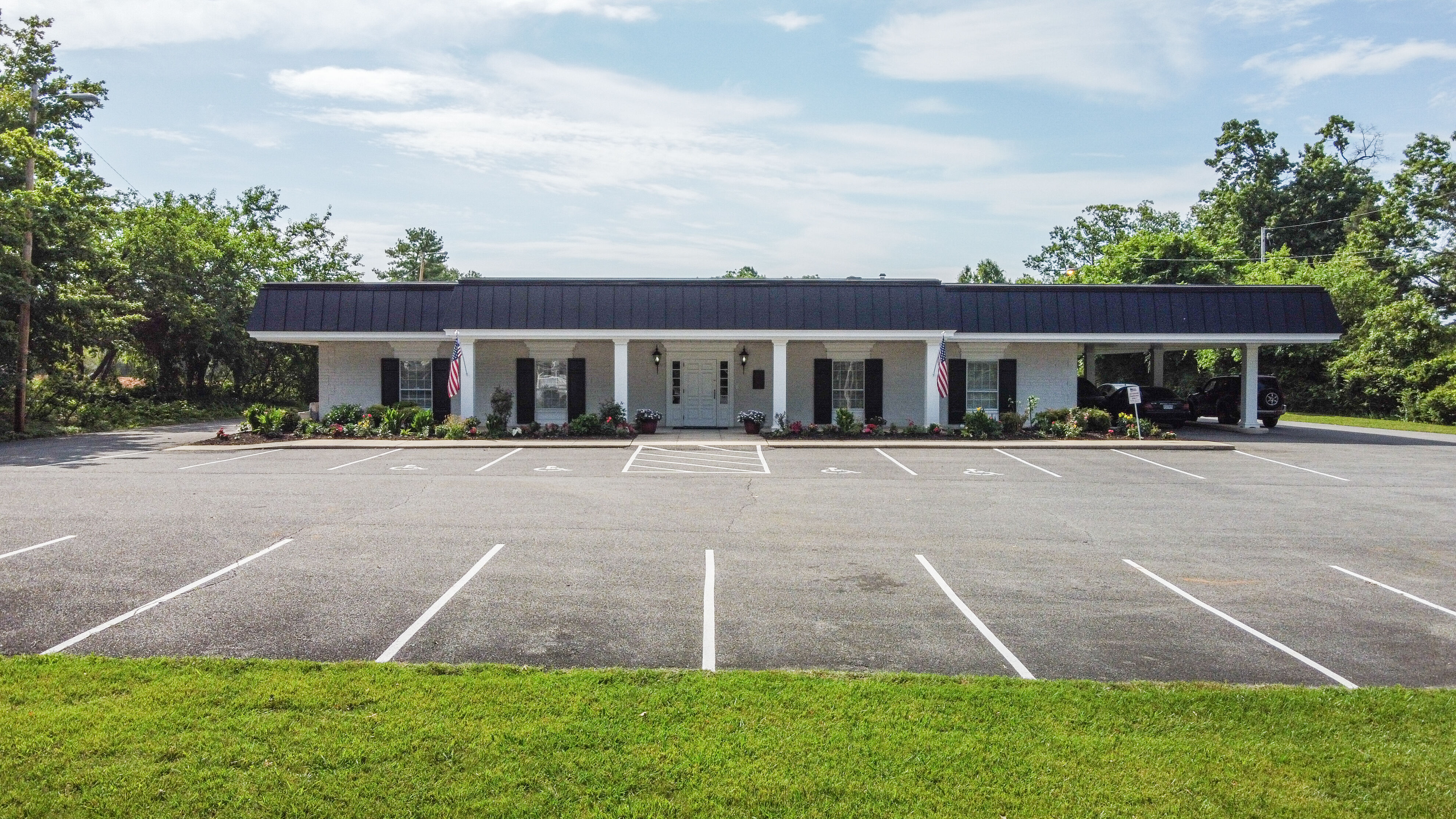 Diuguid Funeral Services, exterior