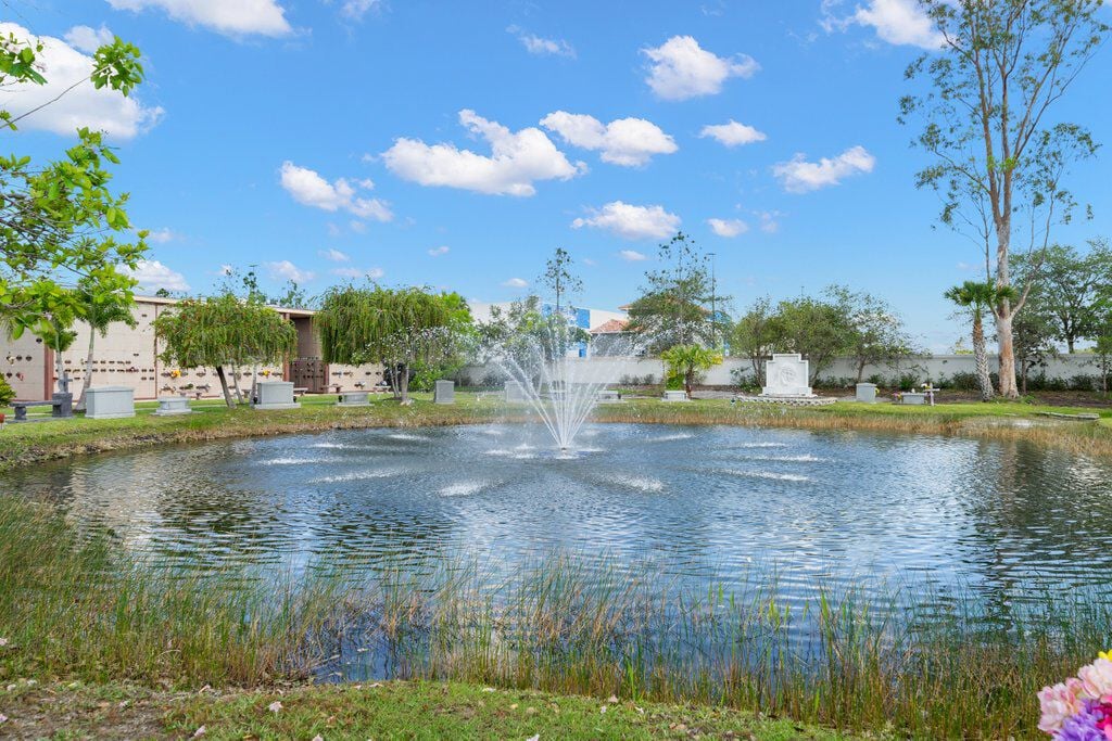 Charlotte Memorial Cemetery, water feature