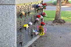 West Lawn Memorial Park, niches