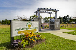 Greenlawn Memorial Park, gardens