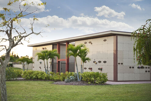 Charlotte Memorial Cemetery, mausoleum
