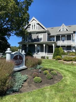 Beers and Story Palmer, exterior