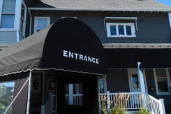 Beers and Story Palmer, entrance