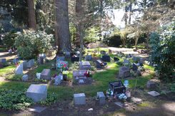 West Lawn Memorial Park, gardens
