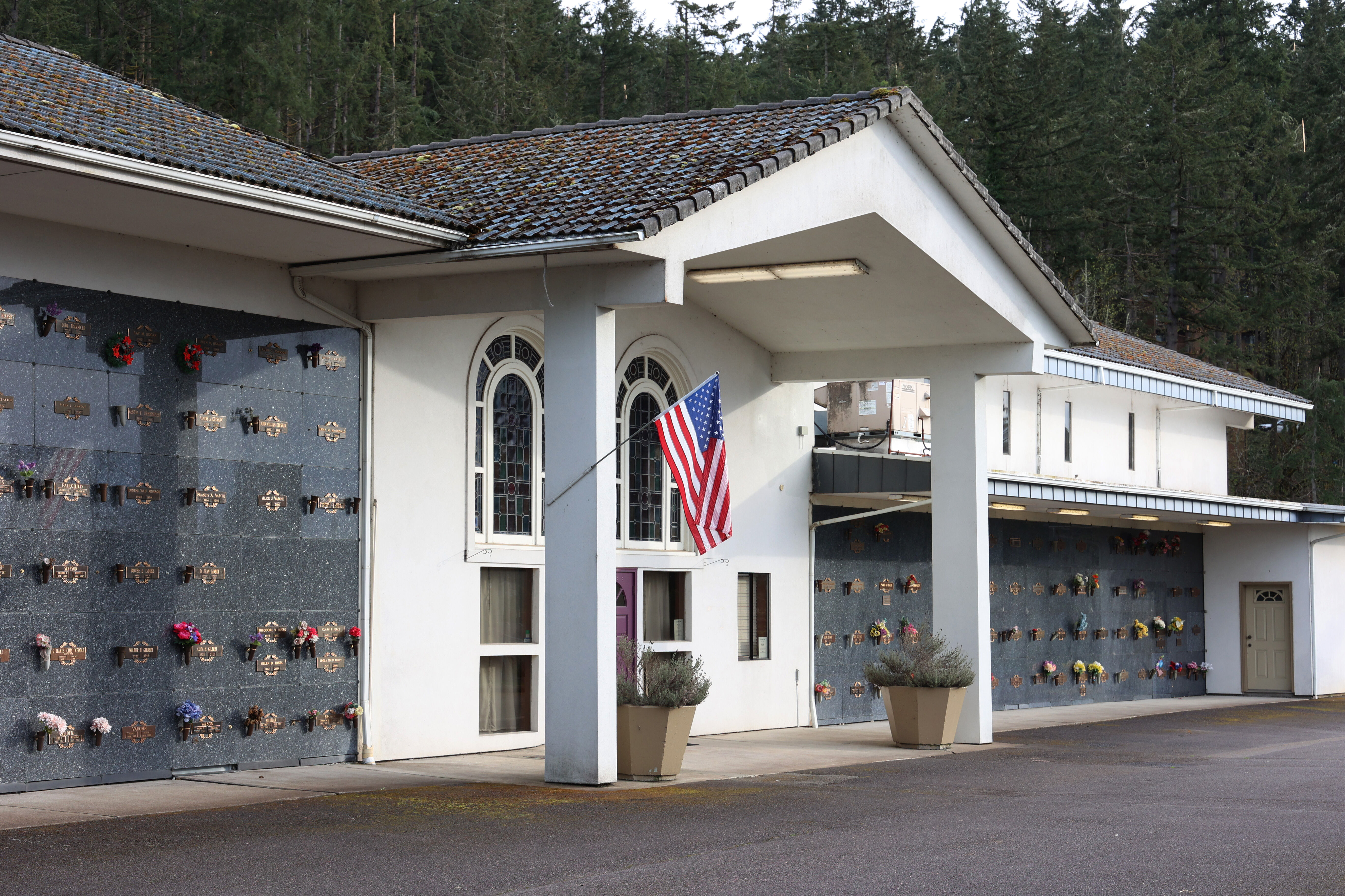 Springfield Memorial Funeral Home, exterior