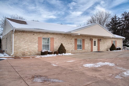 Nitardy Funeral Homes Fort Atkinson, exterior