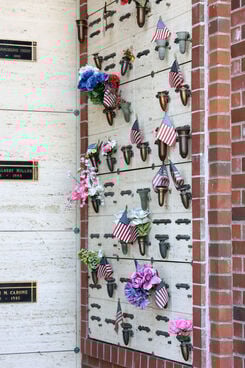 West Lawn Memorial Park, niches