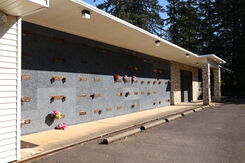 Springfield Memorial Gardens, mausoleum exterior