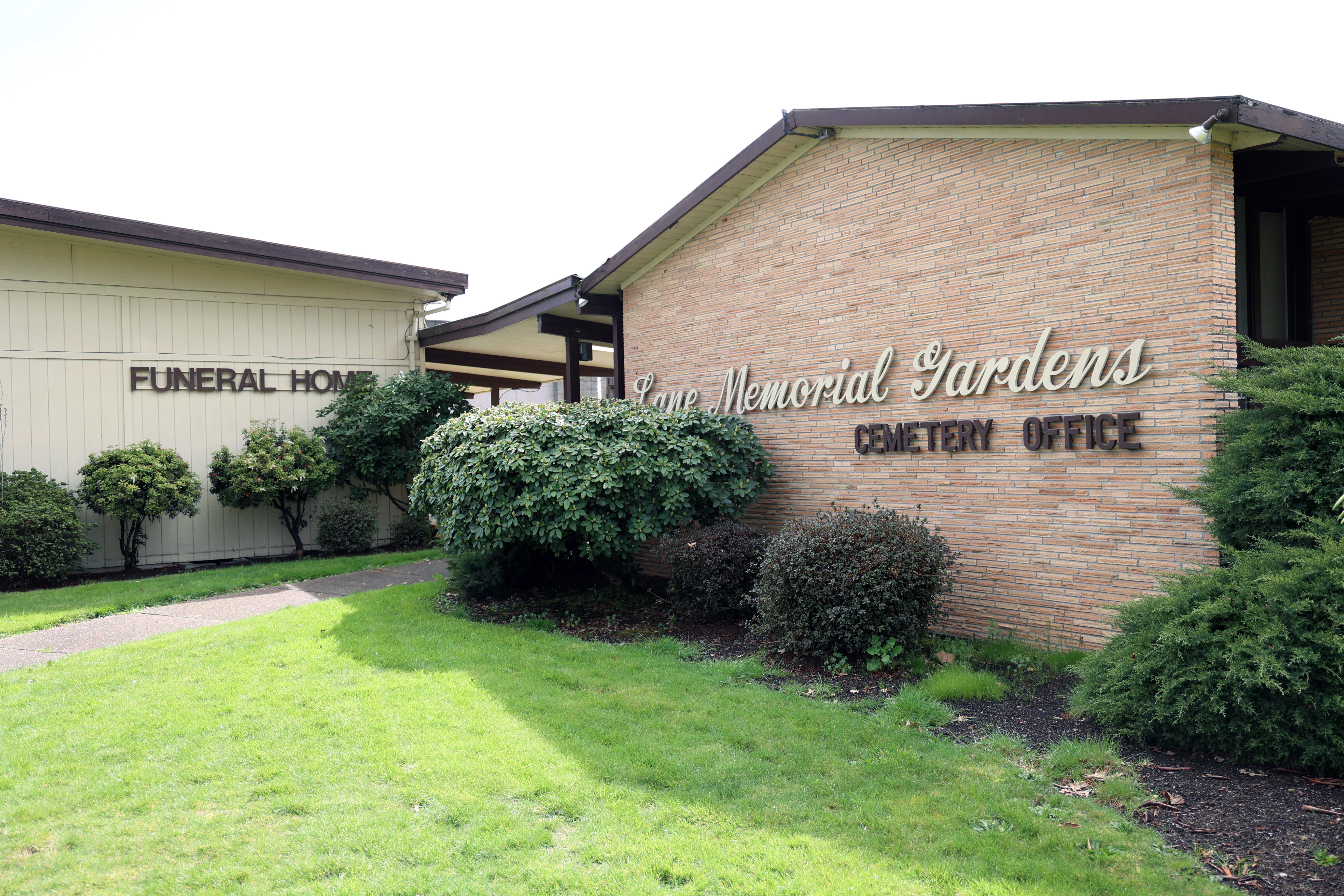 Lane Memorial Funeral Home, exterior