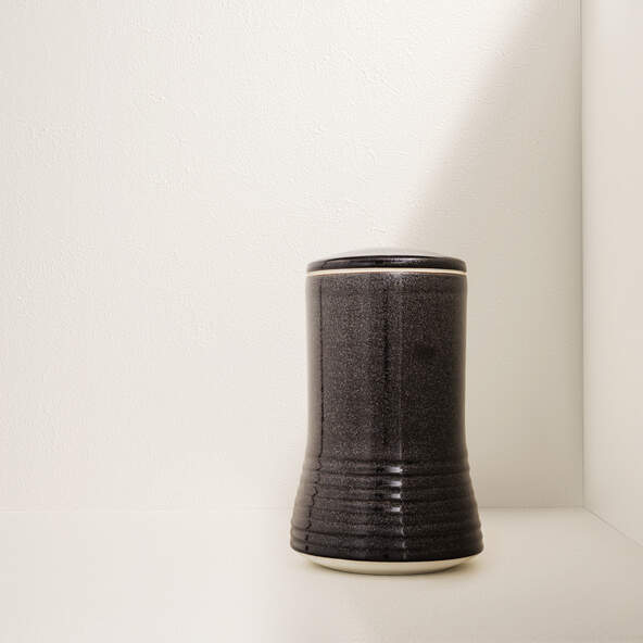 Para Cremation Urn