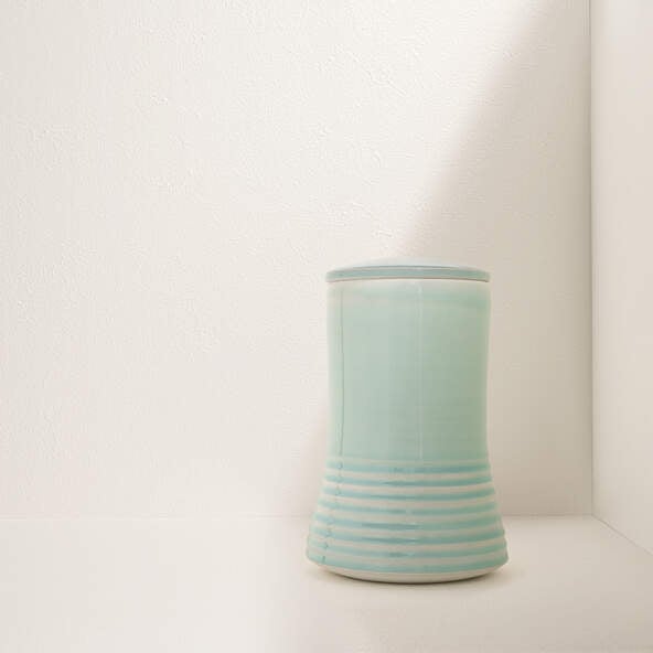 Para Cremation Urn
