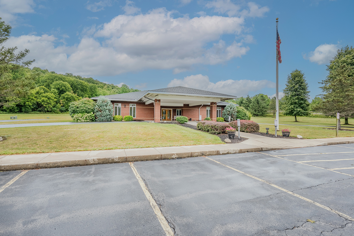Ballweg & Lunsford Funeral Home - LaFayette | Funeral & Cremation